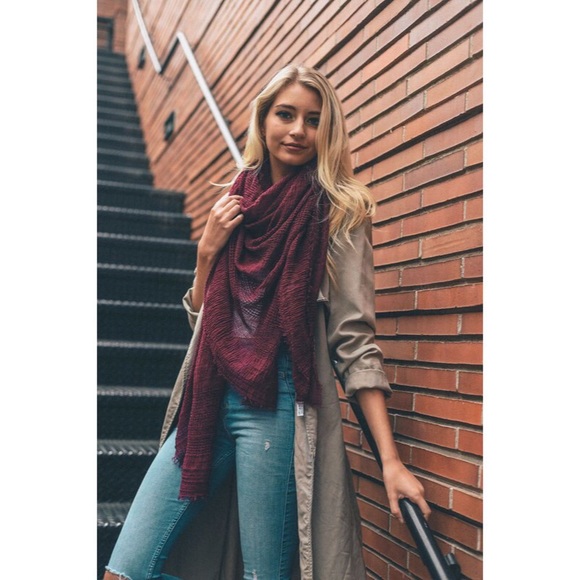 Put Together Shredded Light Scarf - Burgundy - Picture 4 of 4